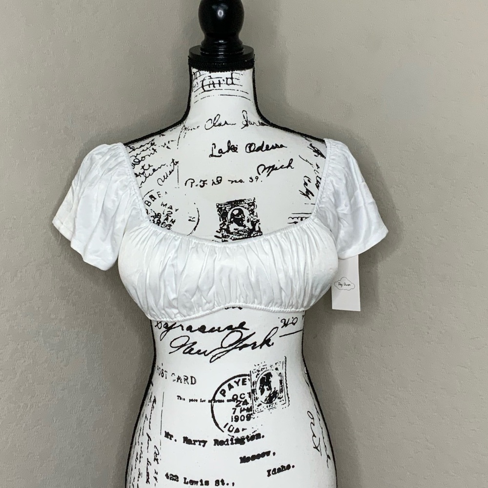 #44 NWT Daydream White Crop Top Size Medium